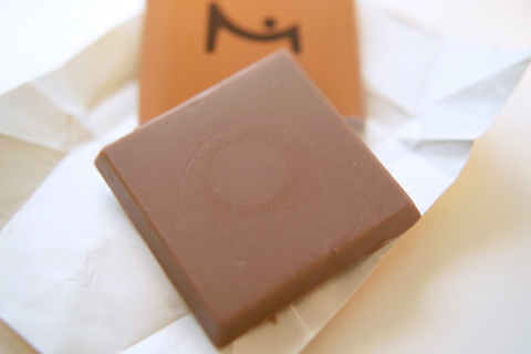 ラ・メゾン・デュ・ショコラ;ミルクチョコレートのキャレ