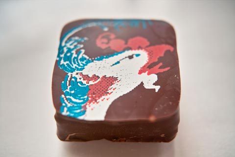 岡田美術館；若冲孔雀鳳凰図チョコレート