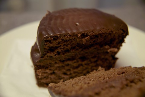 カカウ（Kakaw）のクラシックチョコレートケーキ断面