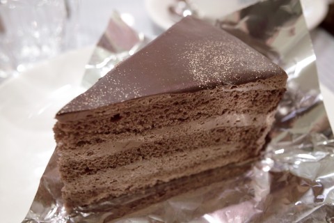 パステルのチョコレートケーキ